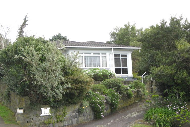 Photo of property in 106 Seaview Road, Westown, New Plymouth, 4310