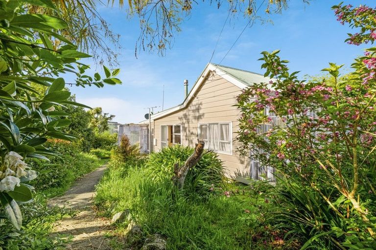 Photo of property in 18 Matai Street, Ravensbourne, Dunedin, 9022