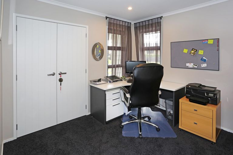 Photo of property in 2 Mirabell Place, Patumahoe, Pukekohe, 2679