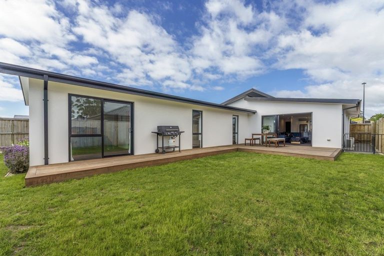 Photo of property in 10 Minerva Crescent, Woodend, 7610