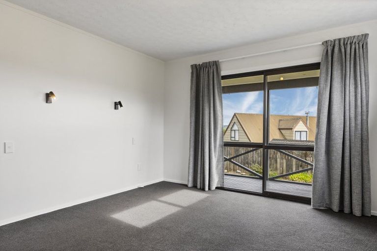 Photo of property in 2 Gladstone Grove, Richmond Heights, Taupo, 3330