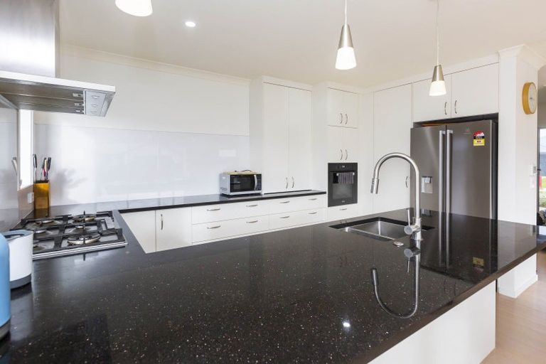 Photo of property in 15 Filmer Crescent, Wallaceville, Upper Hutt, 5018