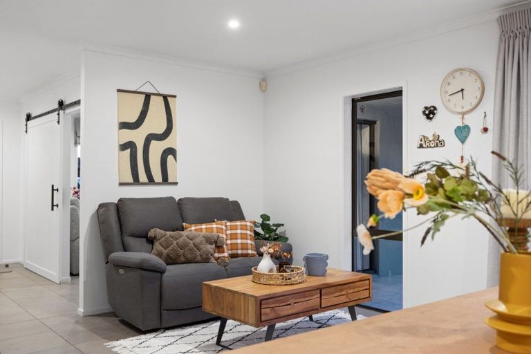Photo of property in 8 Putaka Place, Papamoa Beach, Papamoa, 3118