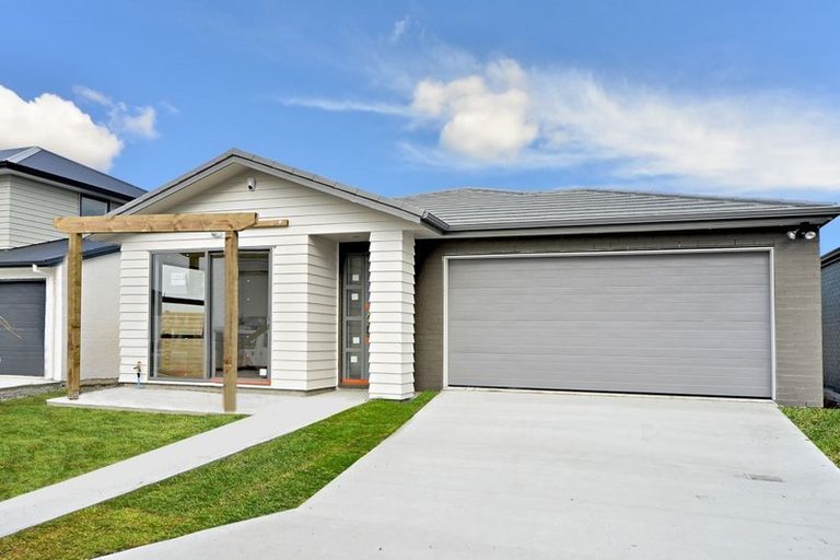 Photo of property in 7 Soaring Bird Drive, Takanini, 2112