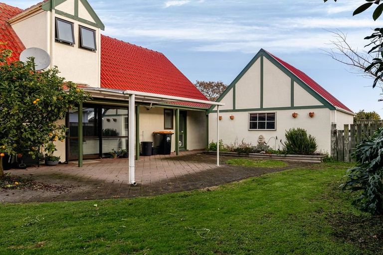 Photo of property in 68 Pencarrow Street, Highbury, Palmerston North, 4412