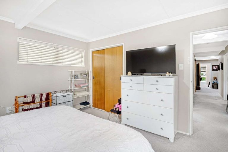 Photo of property in 2 Langley Avenue, Milson, Palmerston North, 4414