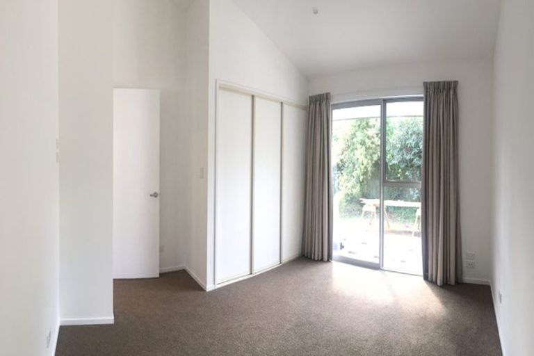 Photo of property in 4/33 Darvel Street, Riccarton, Christchurch, 8011