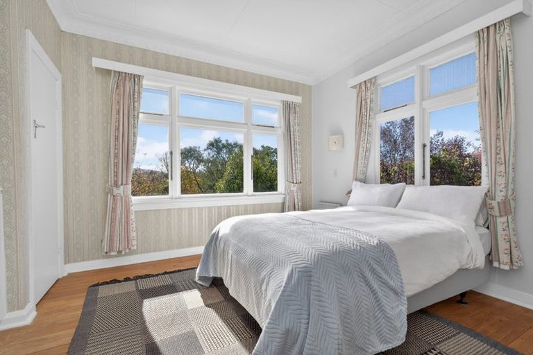 Photo of property in 34 Branxholm Street, Roxburgh, 9500