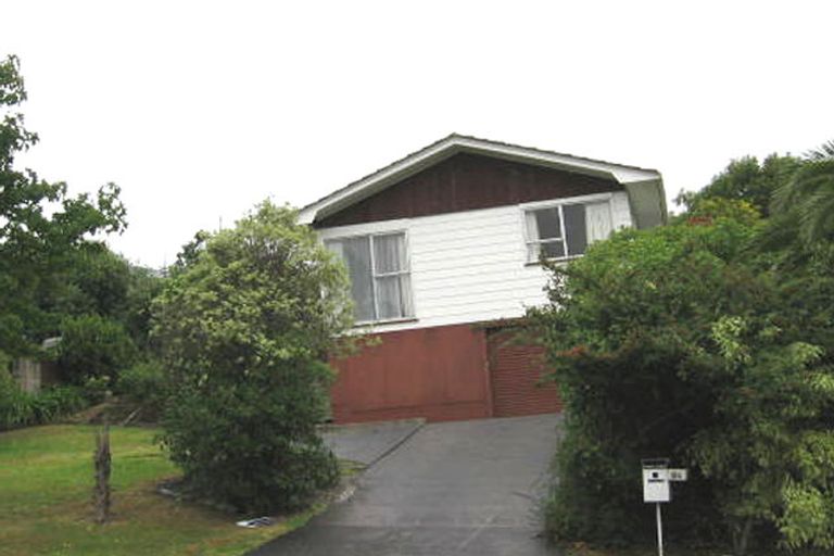 Photo of property in 1/2 Lavery Place, Sunnynook, Auckland, 0632