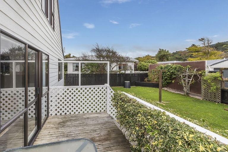 Photo of property in 6b Beauchamp Street, Tawa, Wellington, 5028