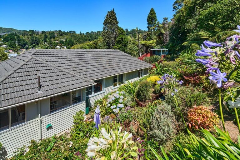 Photo of property in 22 Rintoul Grove, Stokes Valley, Lower Hutt, 5019