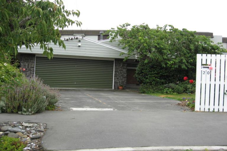 Photo of property in 20 Clonbern Place, Upper Riccarton, Christchurch, 8041