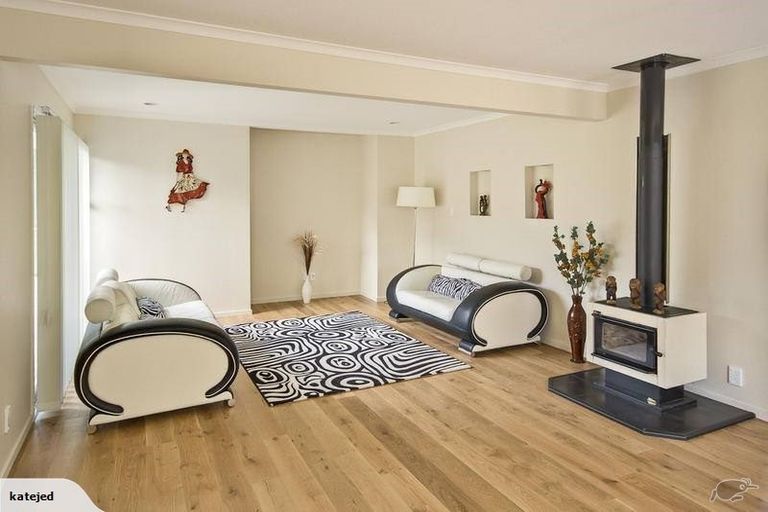 Photo of property in 75 Mountbatten Avenue, Hillcrest, Auckland, 0627