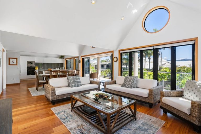 Photo of property in 6 Vista Paku, Pauanui, Hikuai, 3579