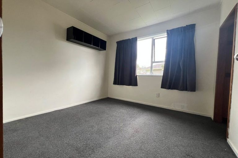 Photo of property in 41 Larissa Avenue, Henderson, Auckland, 0610