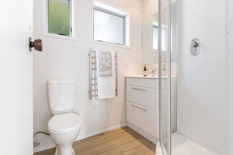 Photo of property in 2/67 Brigantine Drive, Beach Haven, Auckland, 0626