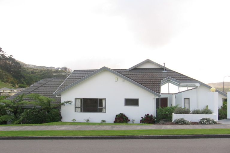 Photo of property in 2 Myers Grove, Churton Park, Wellington, 6037