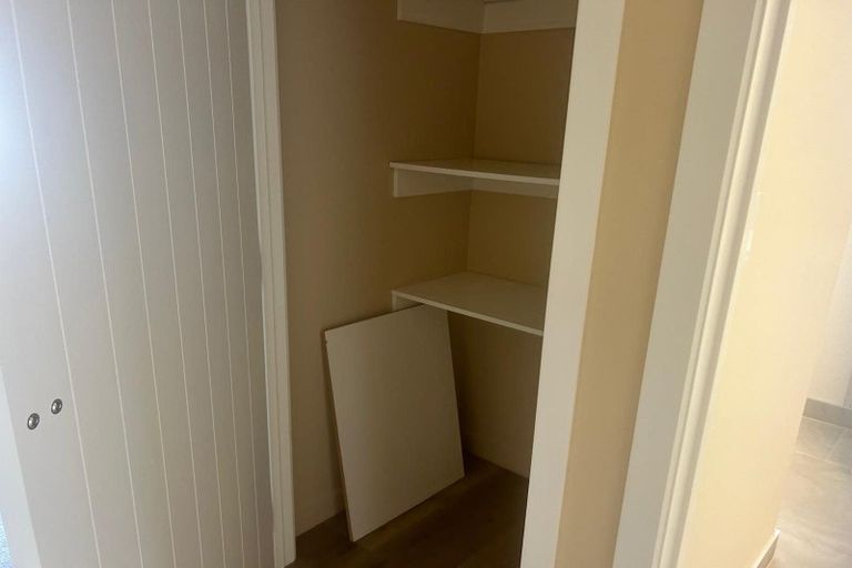 Photo of property in 300 Sturges Road, Henderson Valley, Auckland, 0612