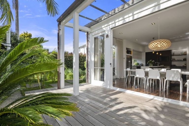 Photo of property in 26 Norwood Road, Bayswater, Auckland, 0622