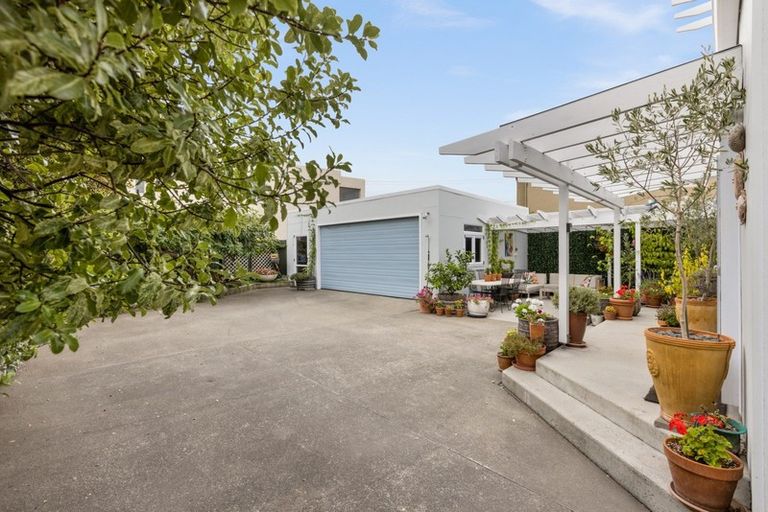 Photo of property in 17 Meeanee Quay, Westshore, Napier, 4110