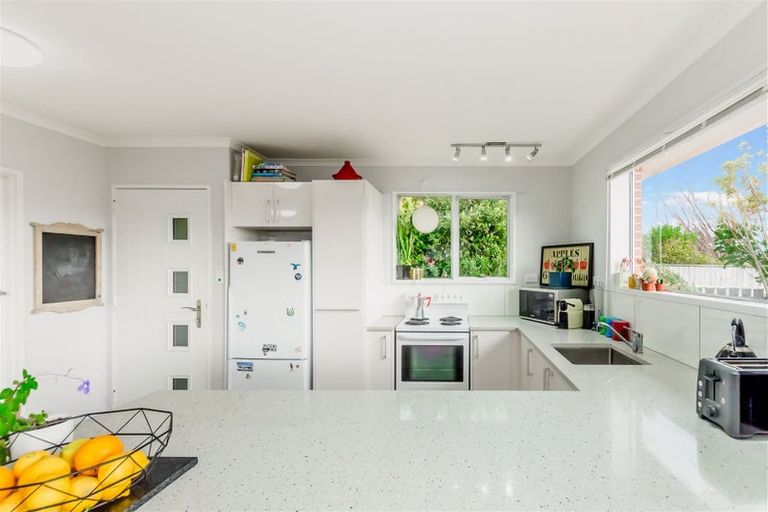 Photo of property in 9a Belvedere Avenue, Waikanae, 5036