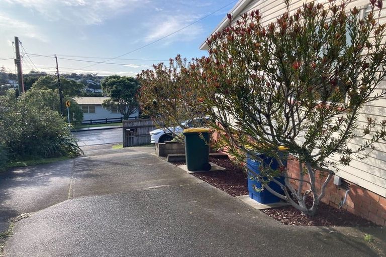 Photo of property in 1/23 Weldene Avenue, Glenfield, Auckland, 0629