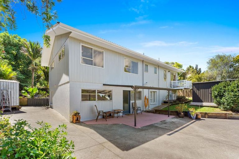 Photo of property in 15 Reynolds Place, Torbay, Auckland, 0630