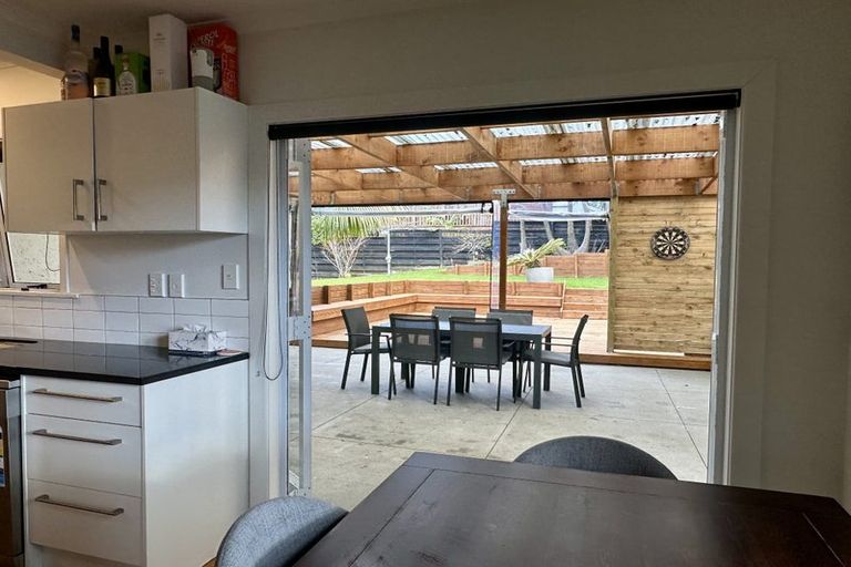 Photo of property in 66 Rimu Street, New Lynn, Auckland, 0600