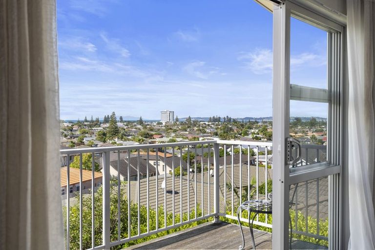 Photo of property in 60 Chesterfield Way, Orewa, 0931