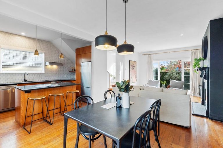 Photo of property in 1092 Great North Road, Point Chevalier, Auckland, 1022