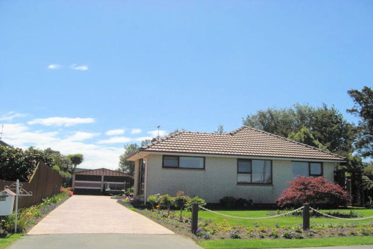 Photo of property in 22 Woodend Road, Woodend, 7610