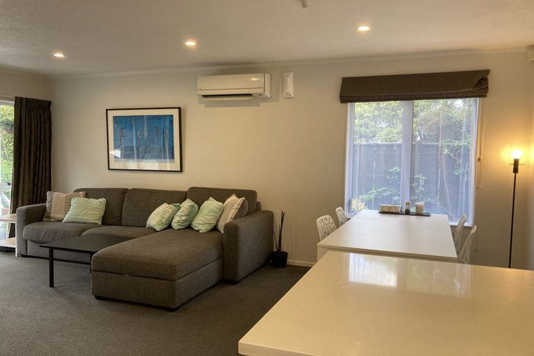 Photo of property in 9/8 Palmer Crescent, Silverstream, Upper Hutt, 5019