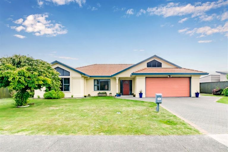 Photo of property in 87 Cedar Drive, Paraparaumu Beach, Paraparaumu, 5032
