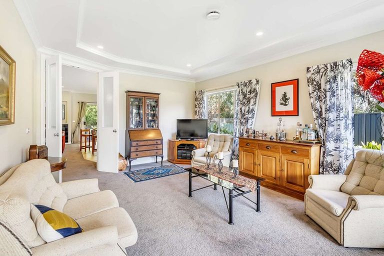 Photo of property in 28 Delta Mews Place, Clive, 4102