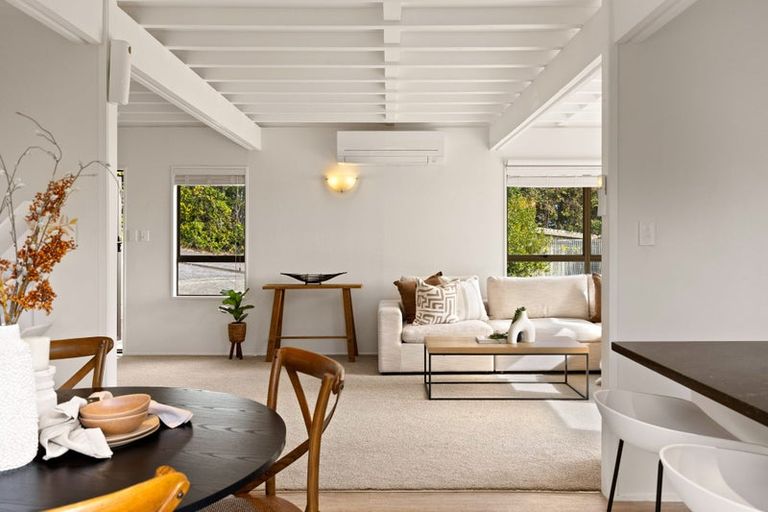 Photo of property in 2/105 Carlisle Road, Torbay, Auckland, 0632