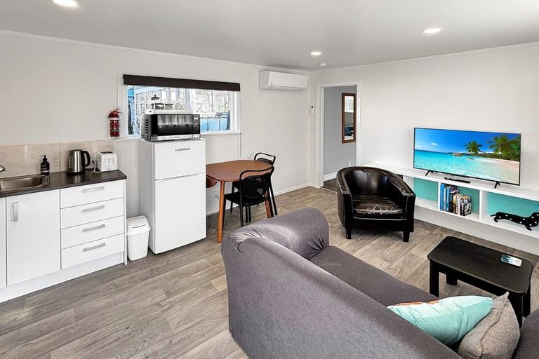 Photo of property in 43 Tauhinu Road, Miramar, Wellington, 6022