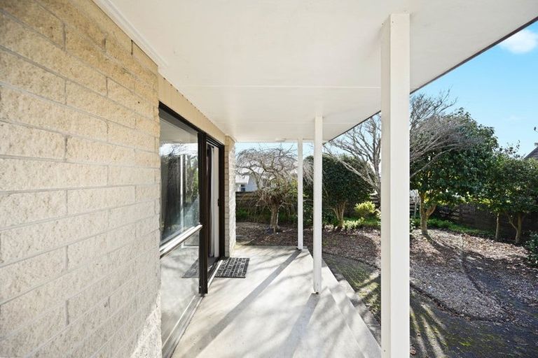 Photo of property in 17 Pohutukawa Drive, Pukete, Hamilton, 3200