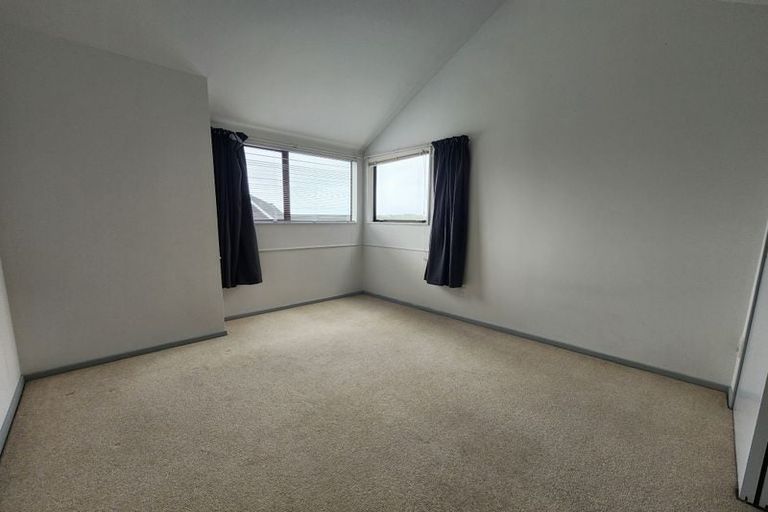Photo of property in 33 Halladale Road, Papakowhai, Porirua, 5024