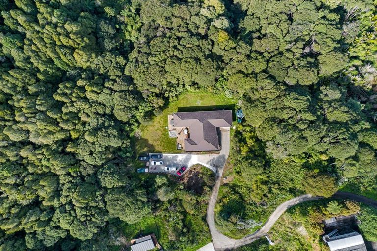 Photo of property in 296 Forest Hill Road, Waiatarua, Auckland, 0612