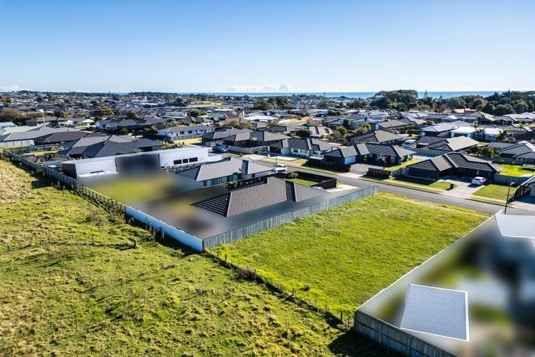 Photo of property in 18 Longstaff Drive, Bell Block, New Plymouth, 4312