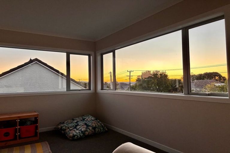 Photo of property in 18 Humariri Street, Point Chevalier, Auckland, 1022