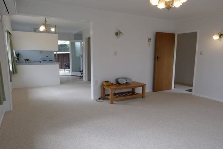Photo of property in 2 Princeton Road, Raumati Beach, Paraparaumu, 5032