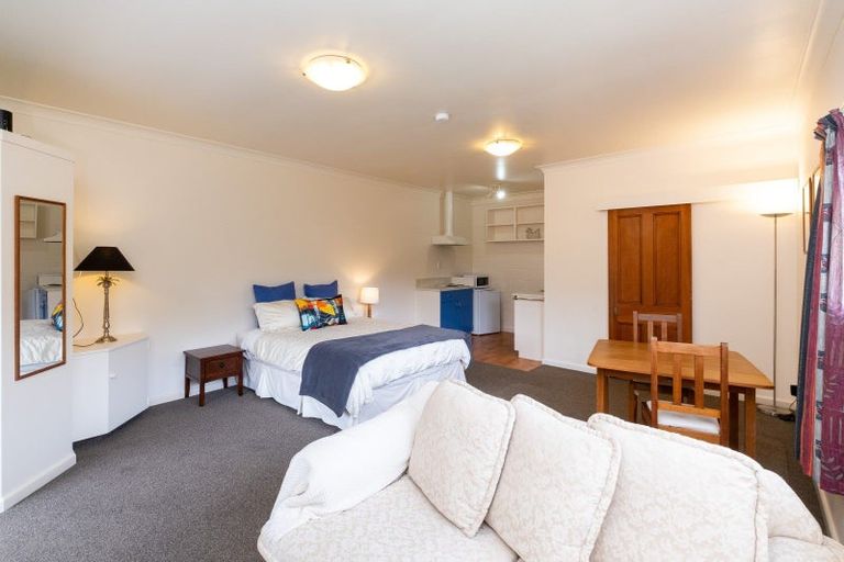 Photo of property in 5 Selwyn Road, Hospital Hill, Napier, 4110