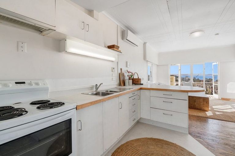 Photo of property in 43 Surf Road, Stanmore Bay, Whangaparaoa, 0932