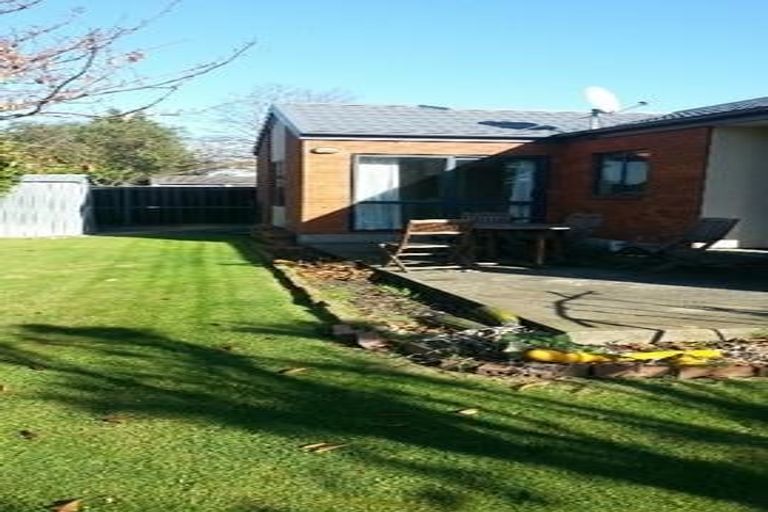 Photo of property in 17 Riegler Place, Belfast, Christchurch, 8051