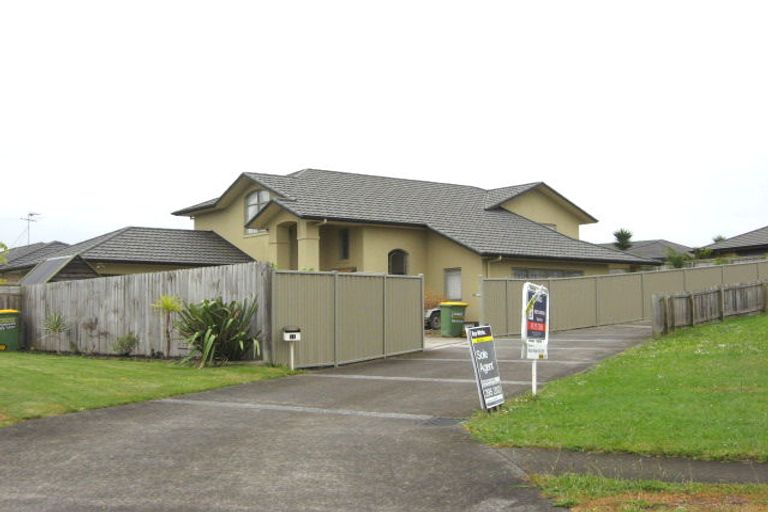 Photo of property in 11 Beverage Place, Rosehill, Papakura, 2113