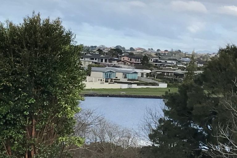 Photo of property in 24 Venus Place, Half Moon Bay, Auckland, 2012