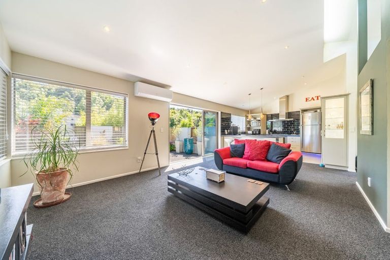 Photo of property in 41 Mount Marua Way, Timberlea, Upper Hutt, 5018