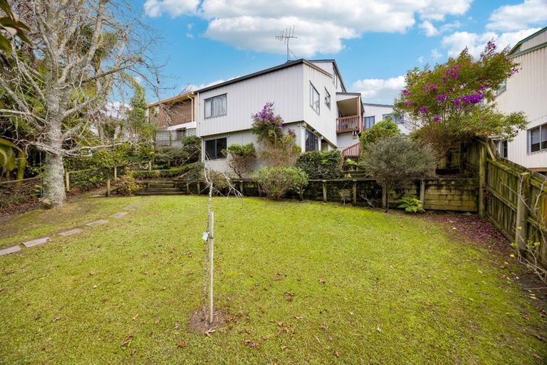 Photo of property in 10b Elliston Crescent, Stanmore Bay, Whangaparaoa, 0932
