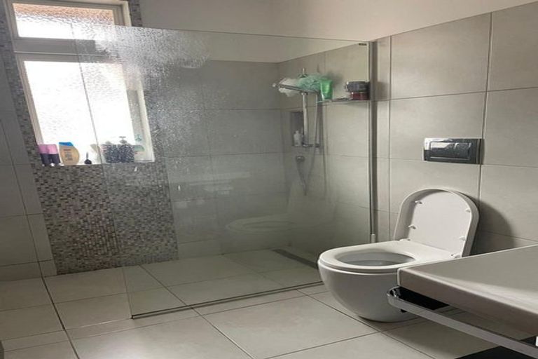 Photo of property in 17 Petherick Crescent, Johnsonville, Wellington, 6037